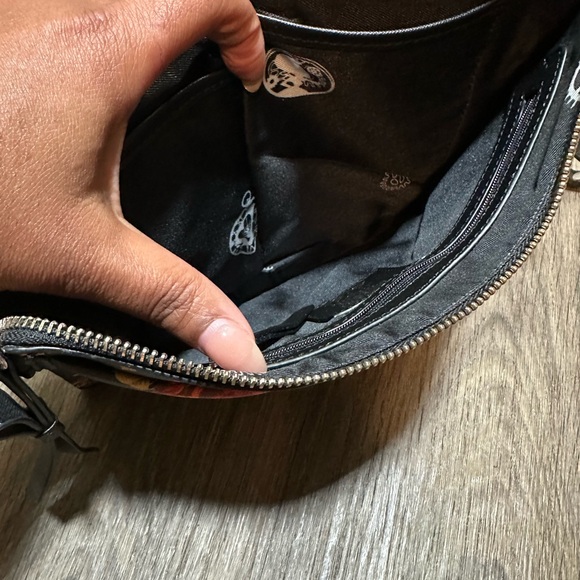 Disney Alice Through the Looking Glass Wristlet – Floral Print – 11” x 7.5” - Picture 4 of 5